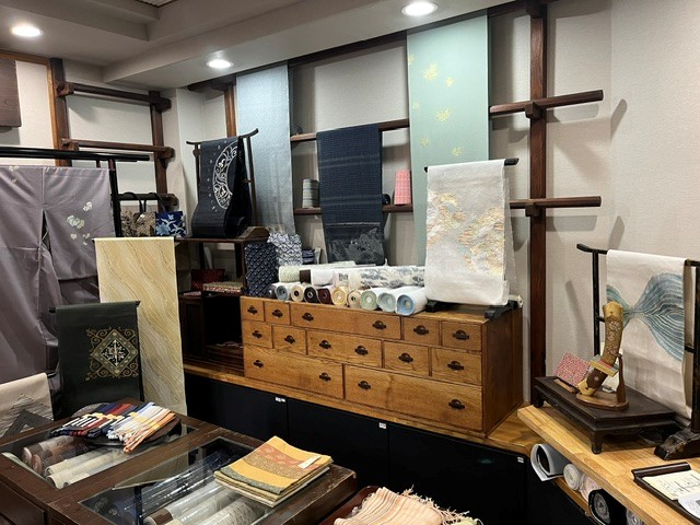染織工芸むら田 interior